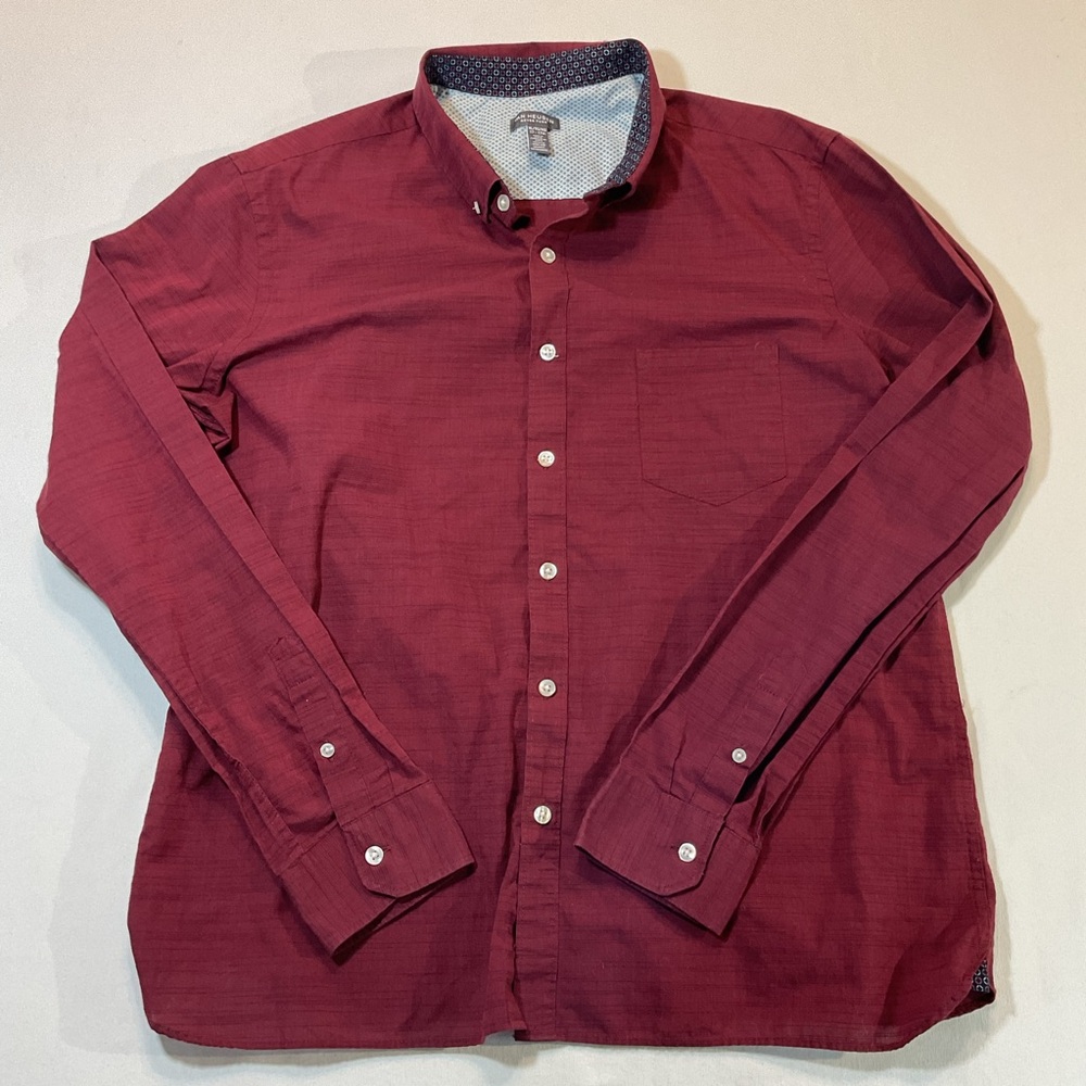 Van Heusen Never Tuck Long Sleeve Maroon Texture Button Up Collar S XL 17-17 1/2